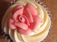 Vanilla Cupcake with Pink Rose - £1